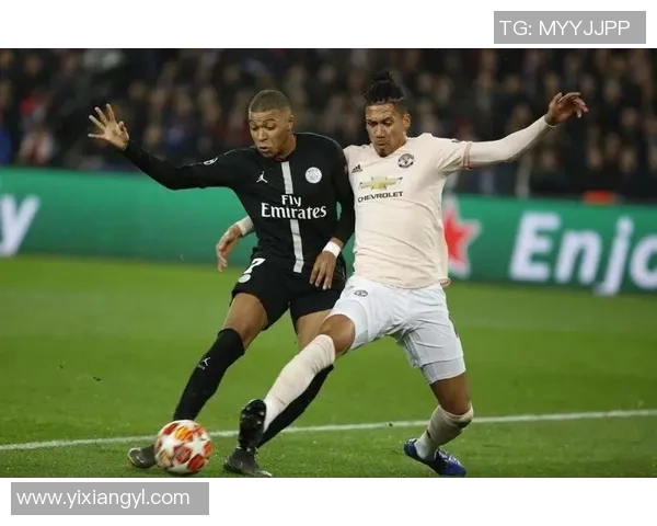 足球明星挑战极限在日本赛场展现风采与激情的精彩瞬间